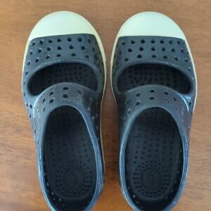 Native juniper kids shoes C8